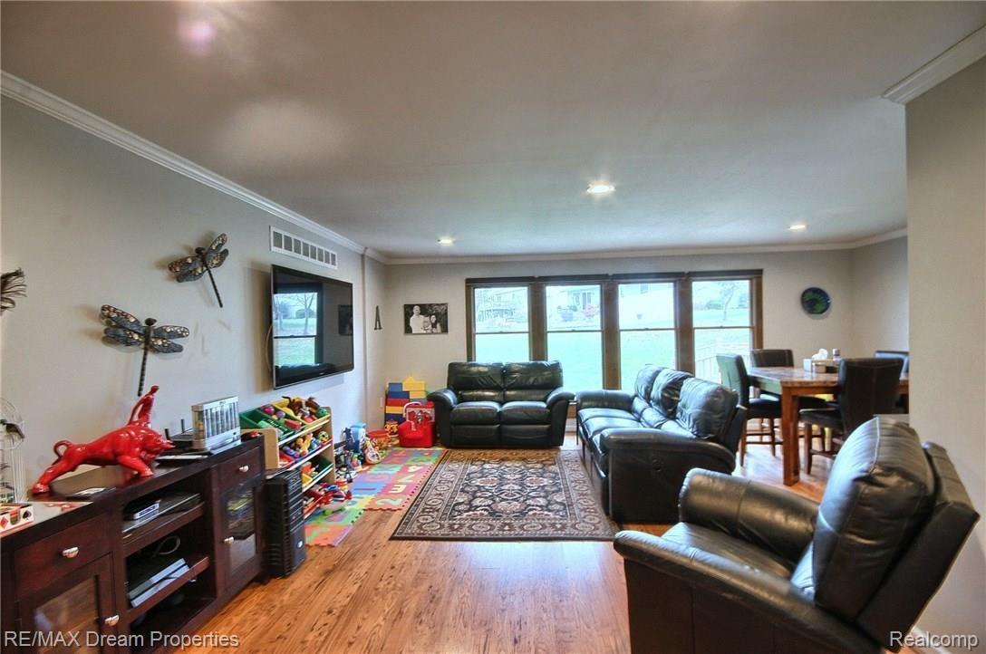 23124 Meadowbrook Road Novi, MI 48375 - Photo 3 of 30 Living Room.jpg