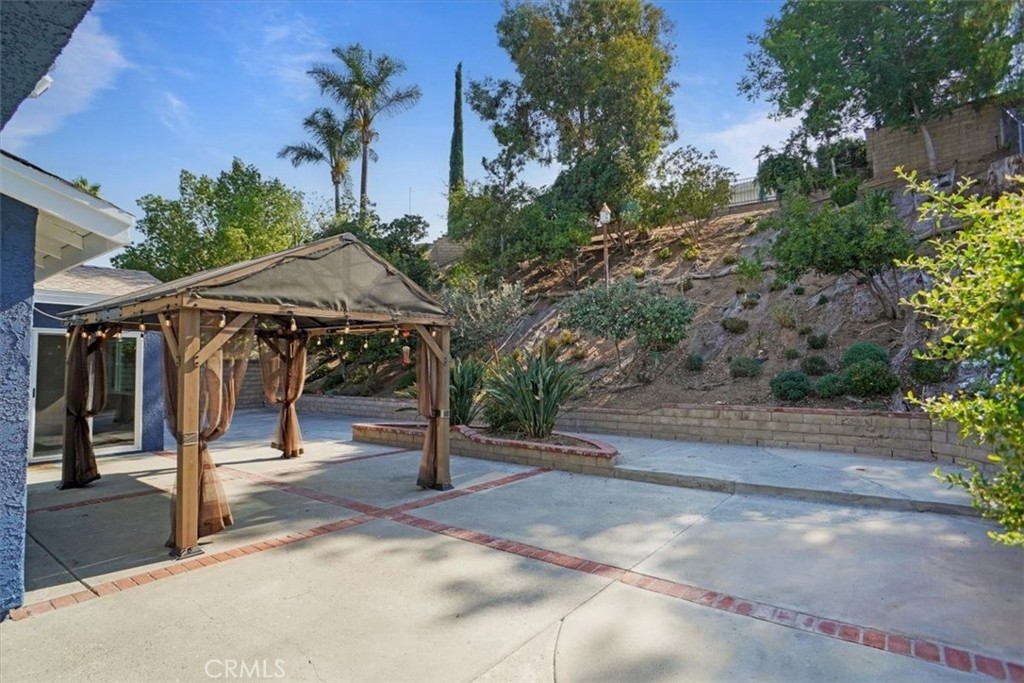23118 Tupelo Ridge Drive Valencia, CA 91354 - Photo 6 of 14