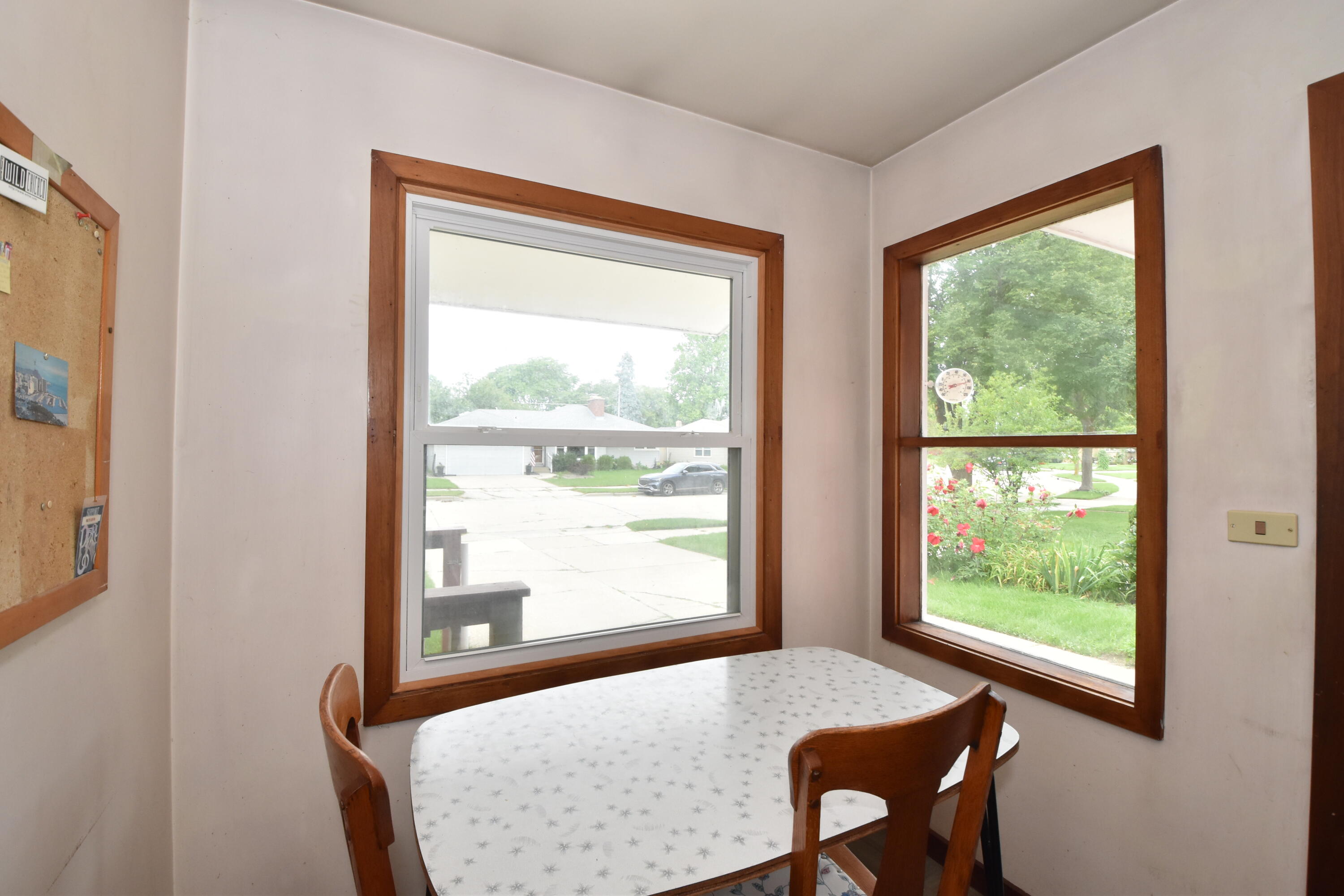 3421 St Clair Street Racine, WI 53402 - Photo 20 of 39 Eat in Kitchen