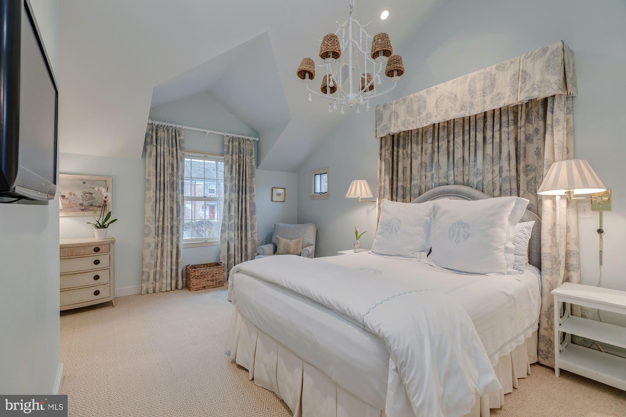 5301 Elliott Road Bethesda, MD 20816 - Photo 13 of 24 Upper Level - Master Bedroom