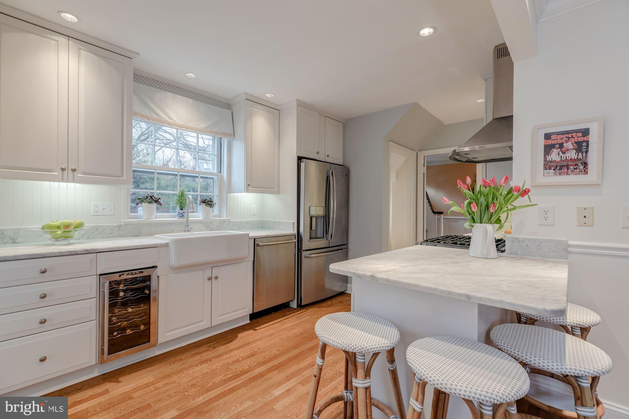 5301 Elliott Road Bethesda, MD 20816 - Photo 7 of 24 Main Level - Eat-In Kitchen