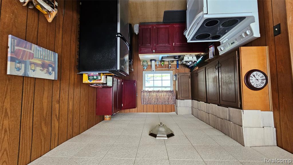 9620 Base Lake Road Pinckney, MI 48169 - Photo 8 of 23 Gallery Image 8