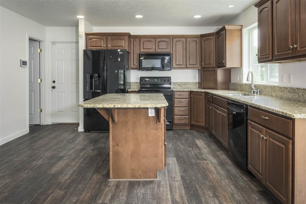 29603 North Perry Road Deer Park, WA 99006 - Photo 13 of 47 Gallery Image 13