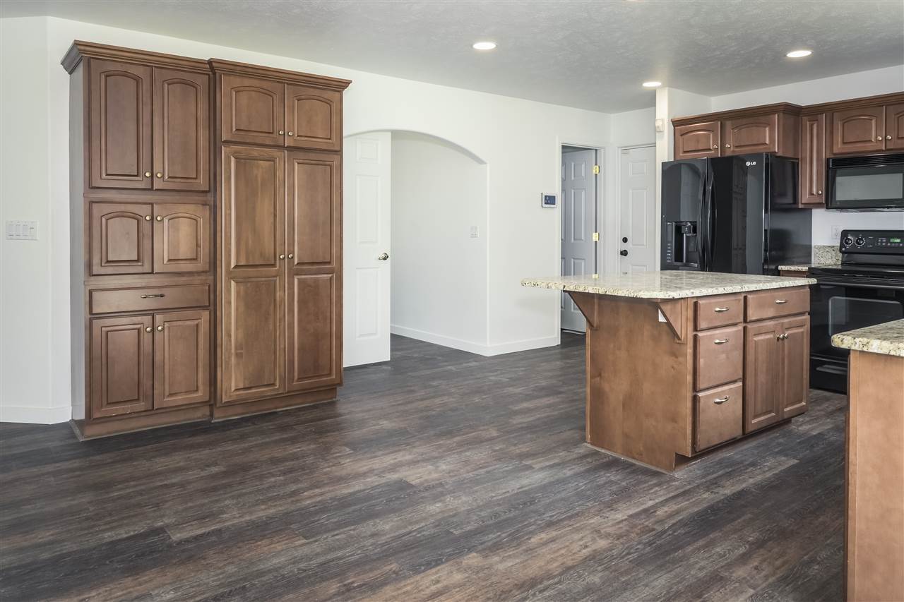29603 North Perry Road Deer Park, WA 99006 - Photo 15 of 47 Gallery Image 15