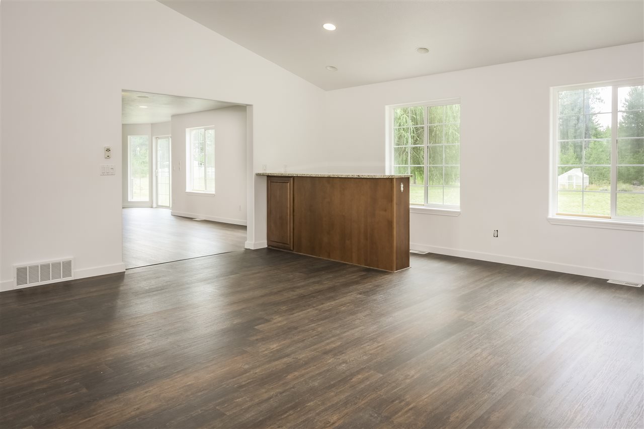29603 North Perry Road Deer Park, WA 99006 - Photo 9 of 47 Gallery Image 9