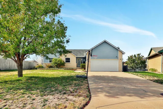 $270,000 | 2114 East St Andrew Court, Goddard, KS 67052