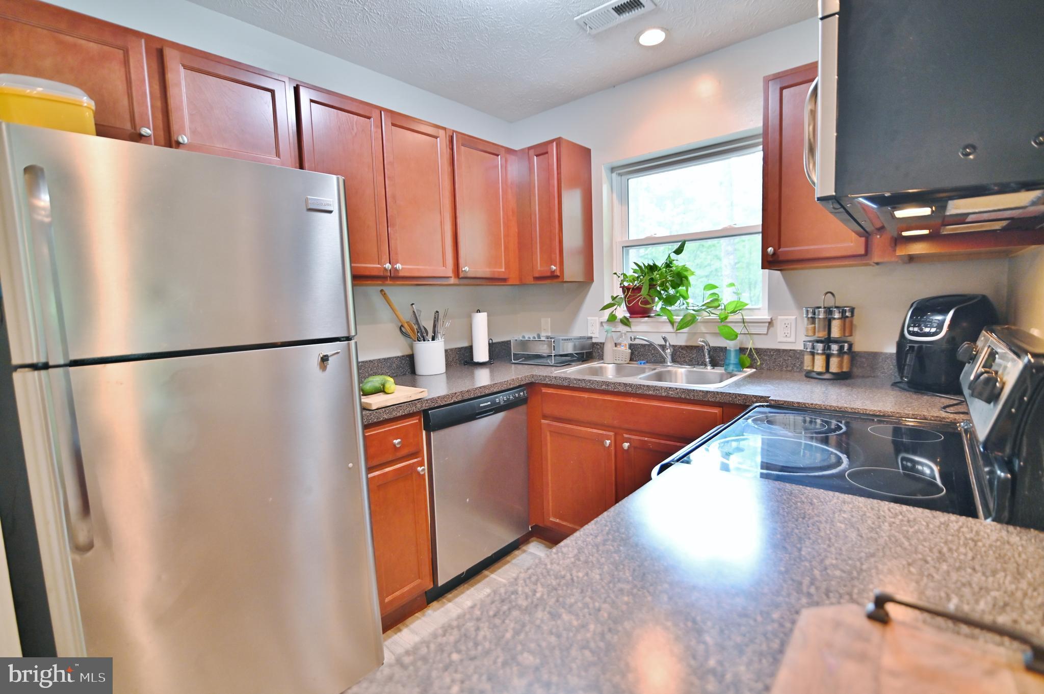 169 Palmer Road Basye, VA 22810 - Photo 20 of 49 Upper level - Kitchen