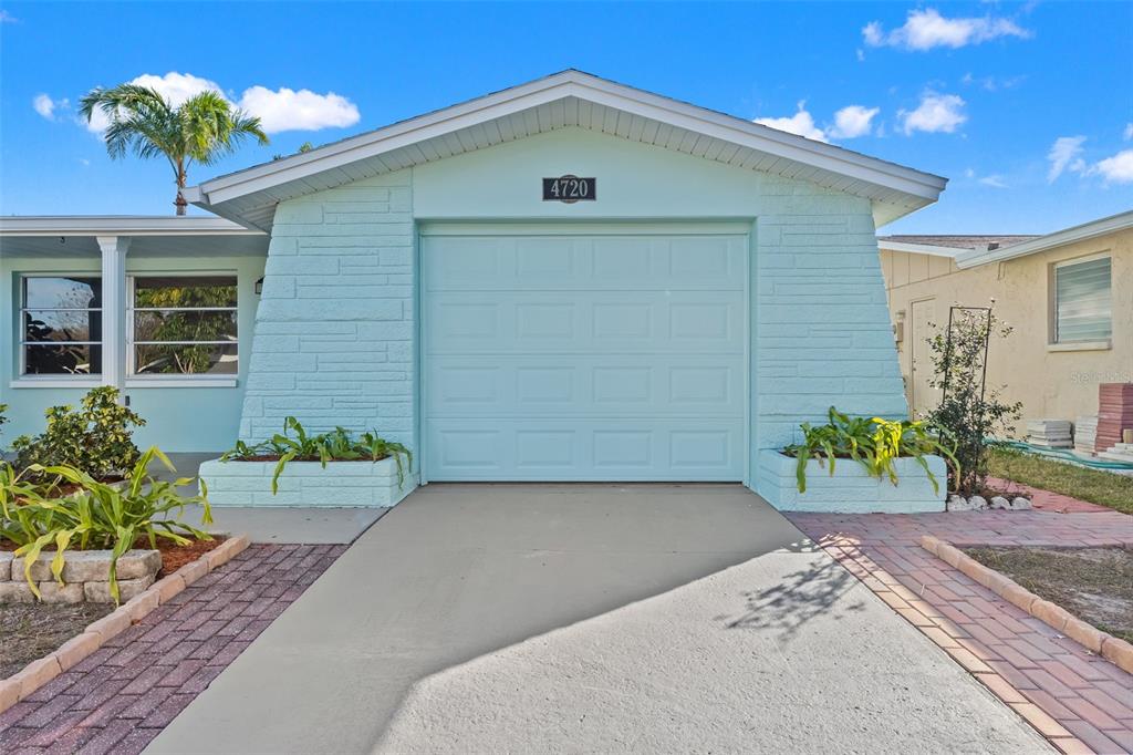 4720 Durney Street New Port Richey, FL 34652 - Photo 4 of 50