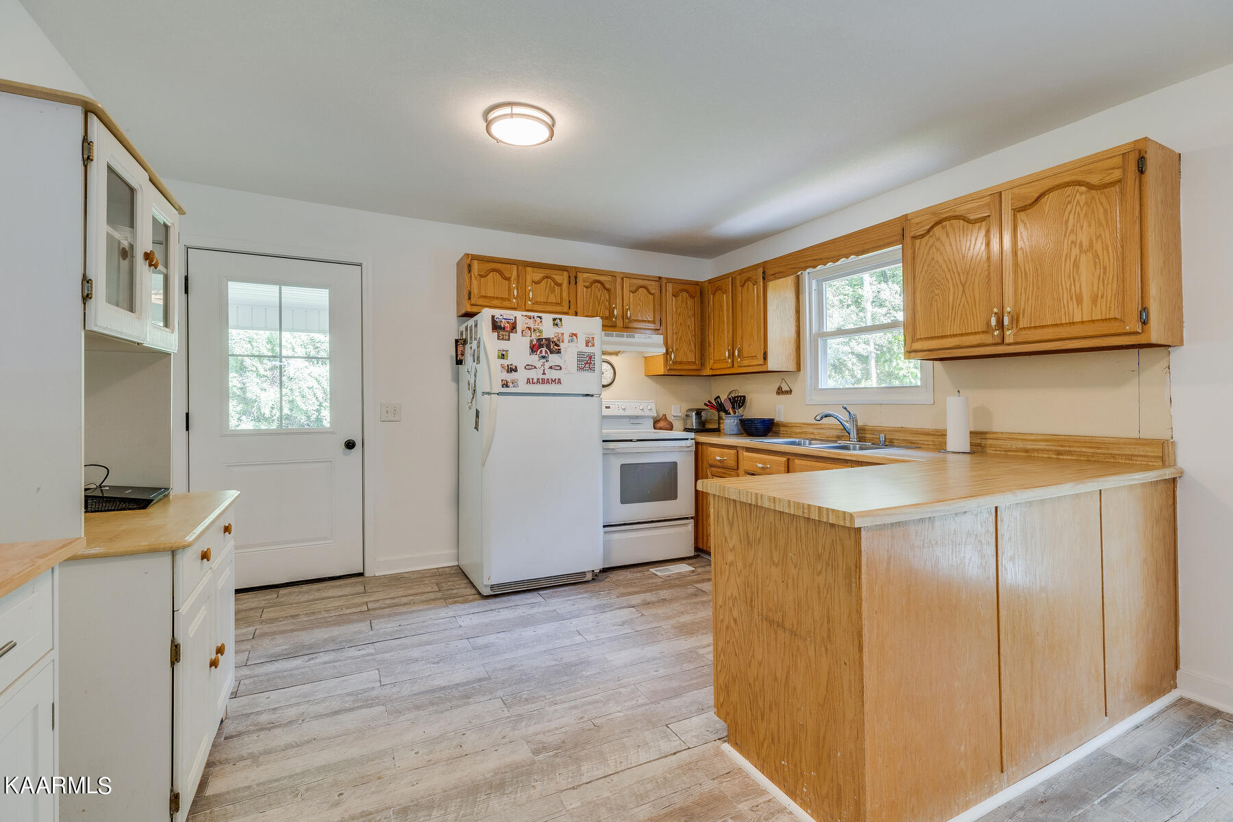 664 Pilot Mountain Road Sunbright, TN 37872 - Photo 11 of 37 012