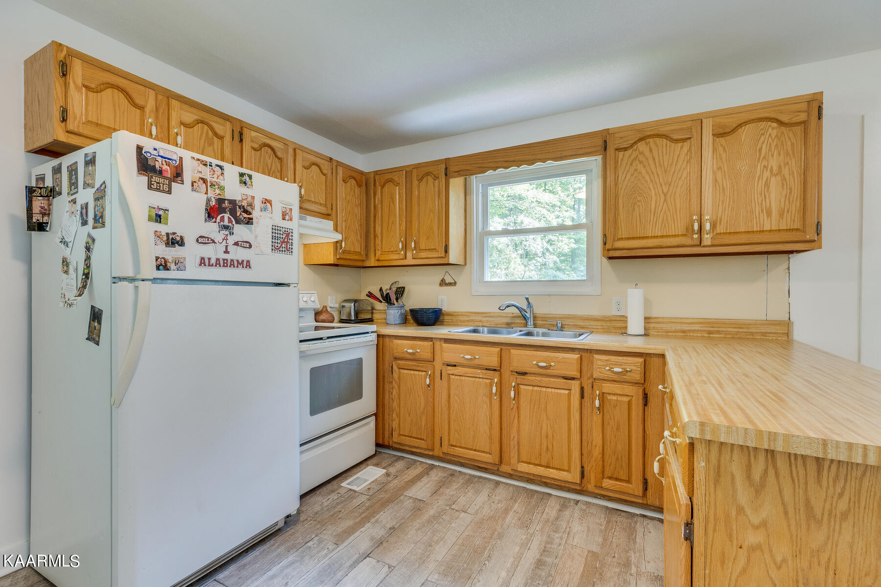 664 Pilot Mountain Road Sunbright, TN 37872 - Photo 12 of 37 013