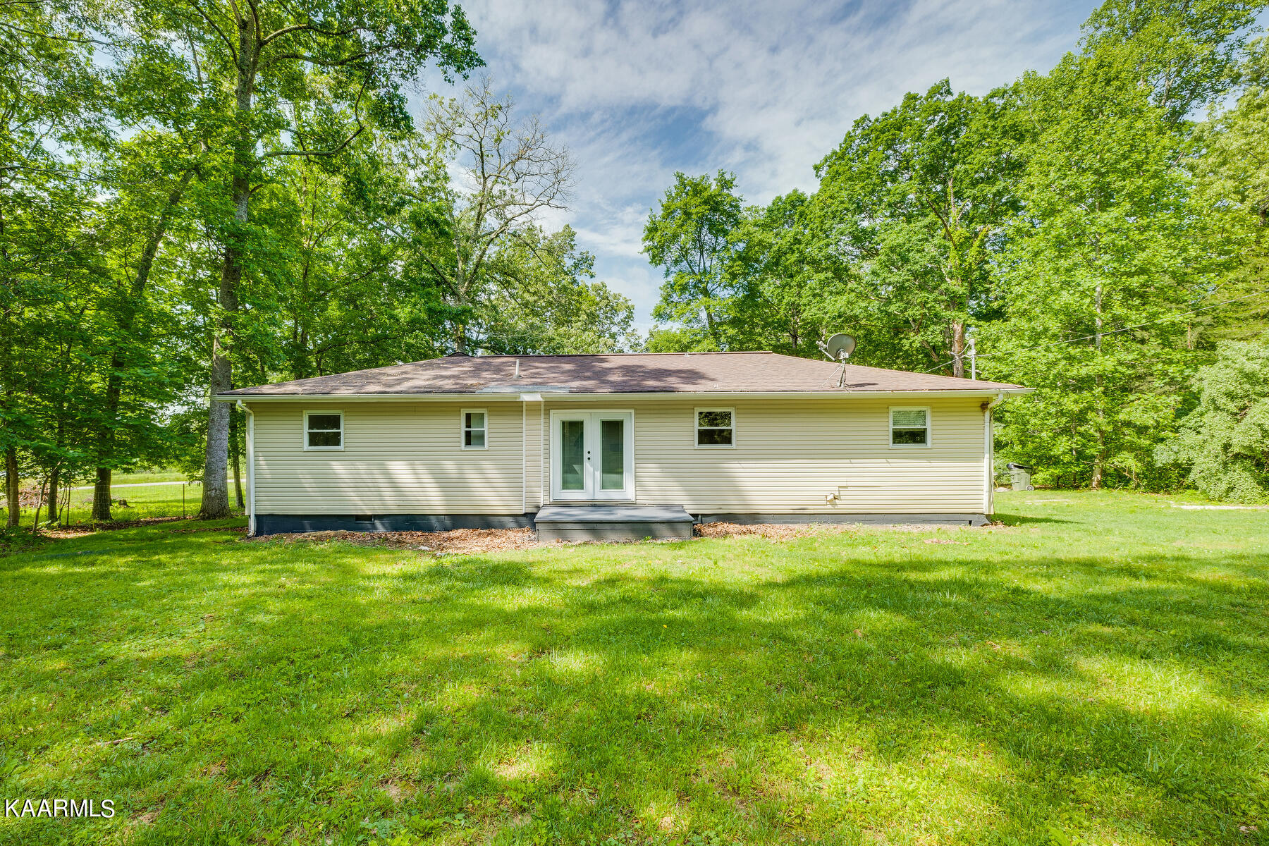 664 Pilot Mountain Road Sunbright, TN 37872 - Photo 32 of 37 033