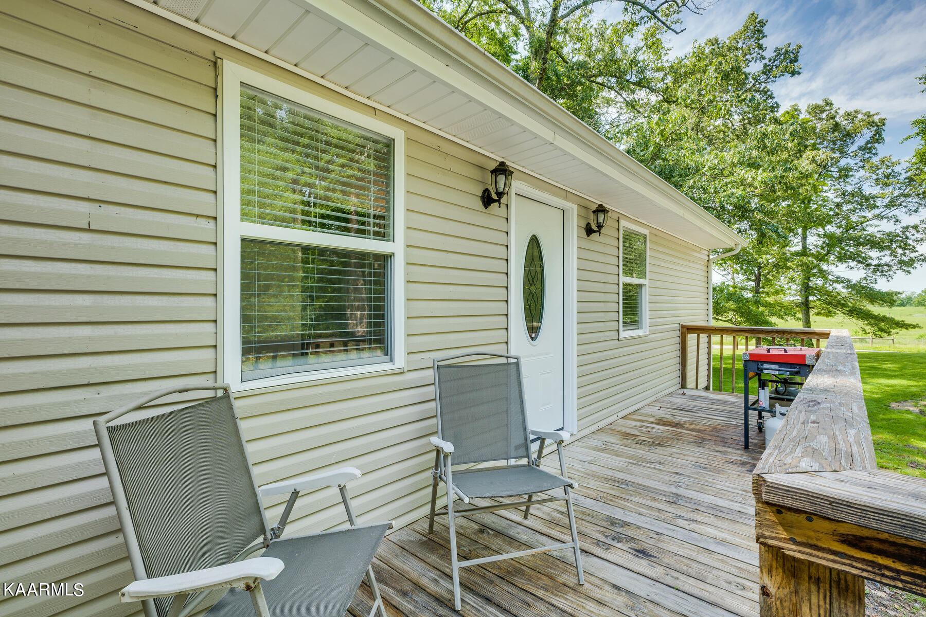 664 Pilot Mountain Road Sunbright, TN 37872 - Photo 5 of 37 006