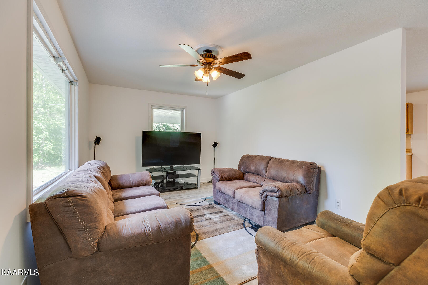 664 Pilot Mountain Road Sunbright, TN 37872 - Photo 6 of 37 007