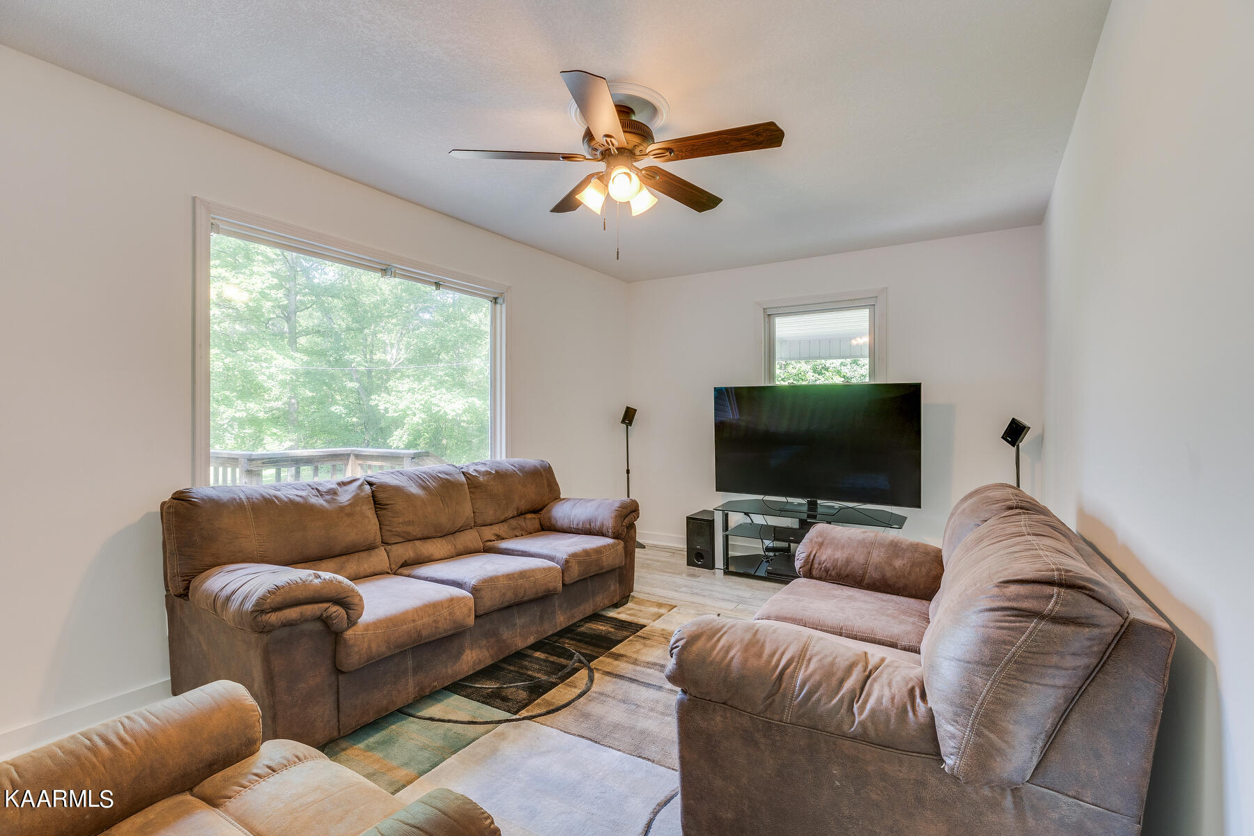 664 Pilot Mountain Road Sunbright, TN 37872 - Photo 7 of 37 008