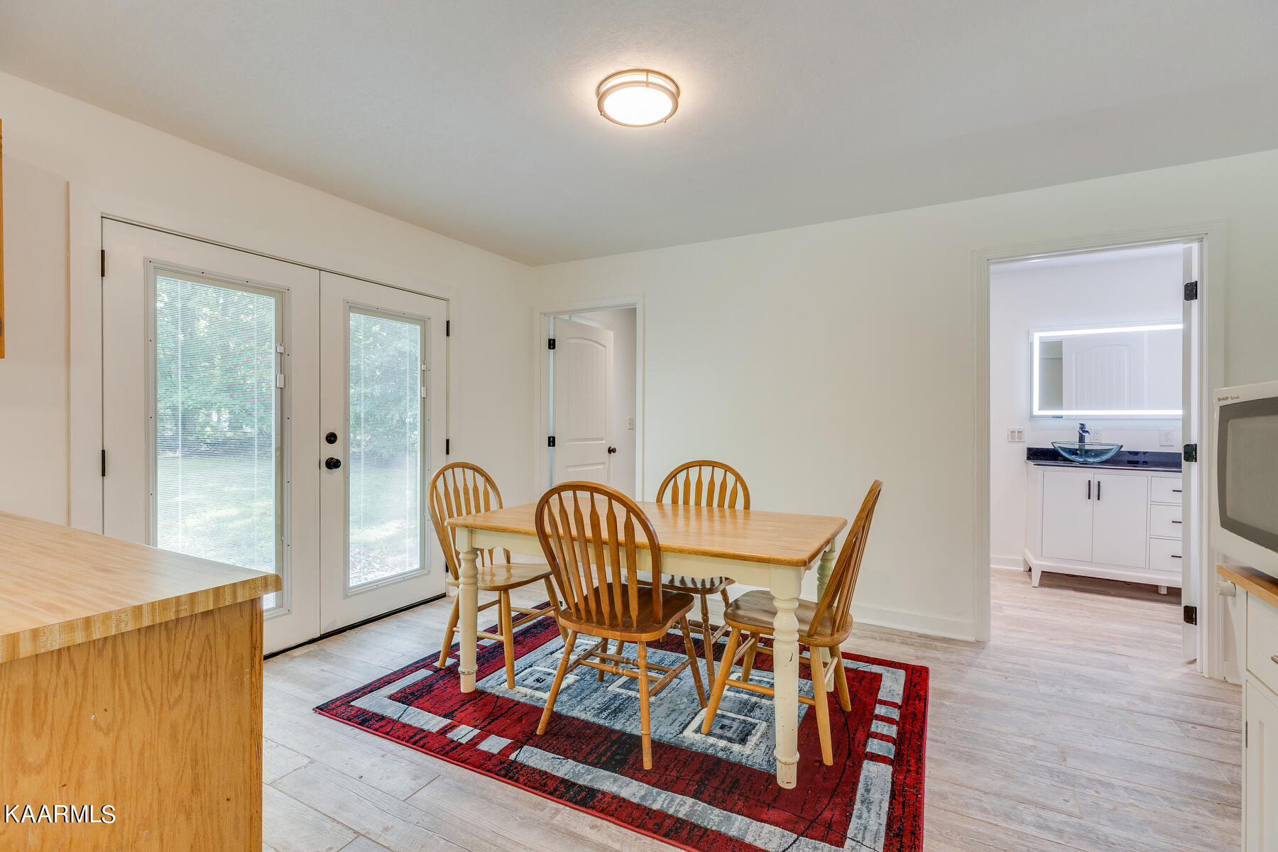 664 Pilot Mountain Road Sunbright, TN 37872 - Photo 10 of 37 011