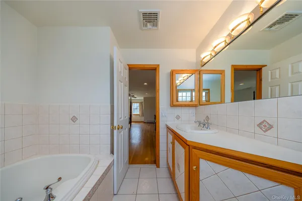 $979,000 | 4 Cristin Court, Stony Point, NY 10980