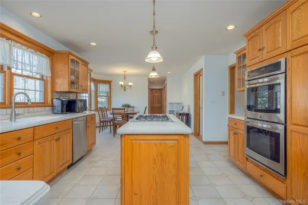 $979,000 | 4 Cristin Court, Stony Point, NY 10980