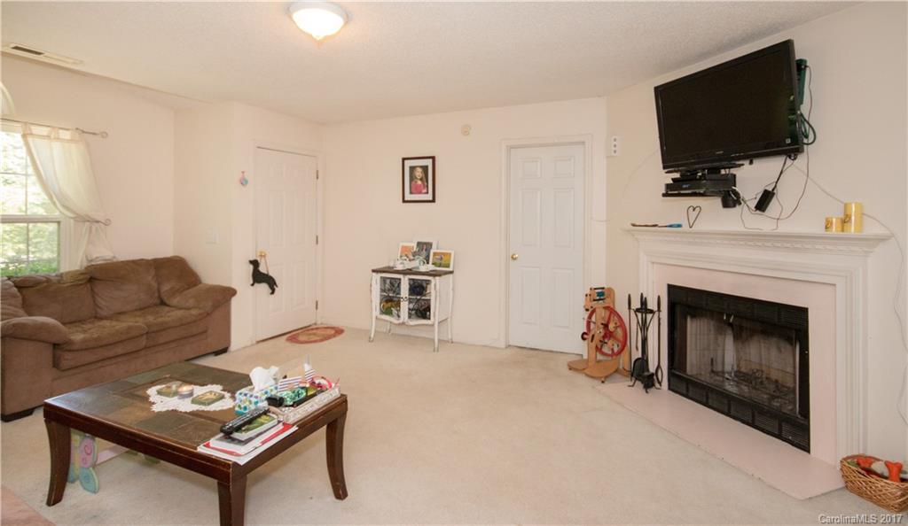 256 Valleyview Road Mooresville, NC 28117 - Photo 4 of 14