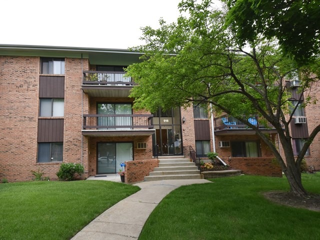916 Olive Road, Unit 1B Homewood, IL 60430 - Photo 1 of 25