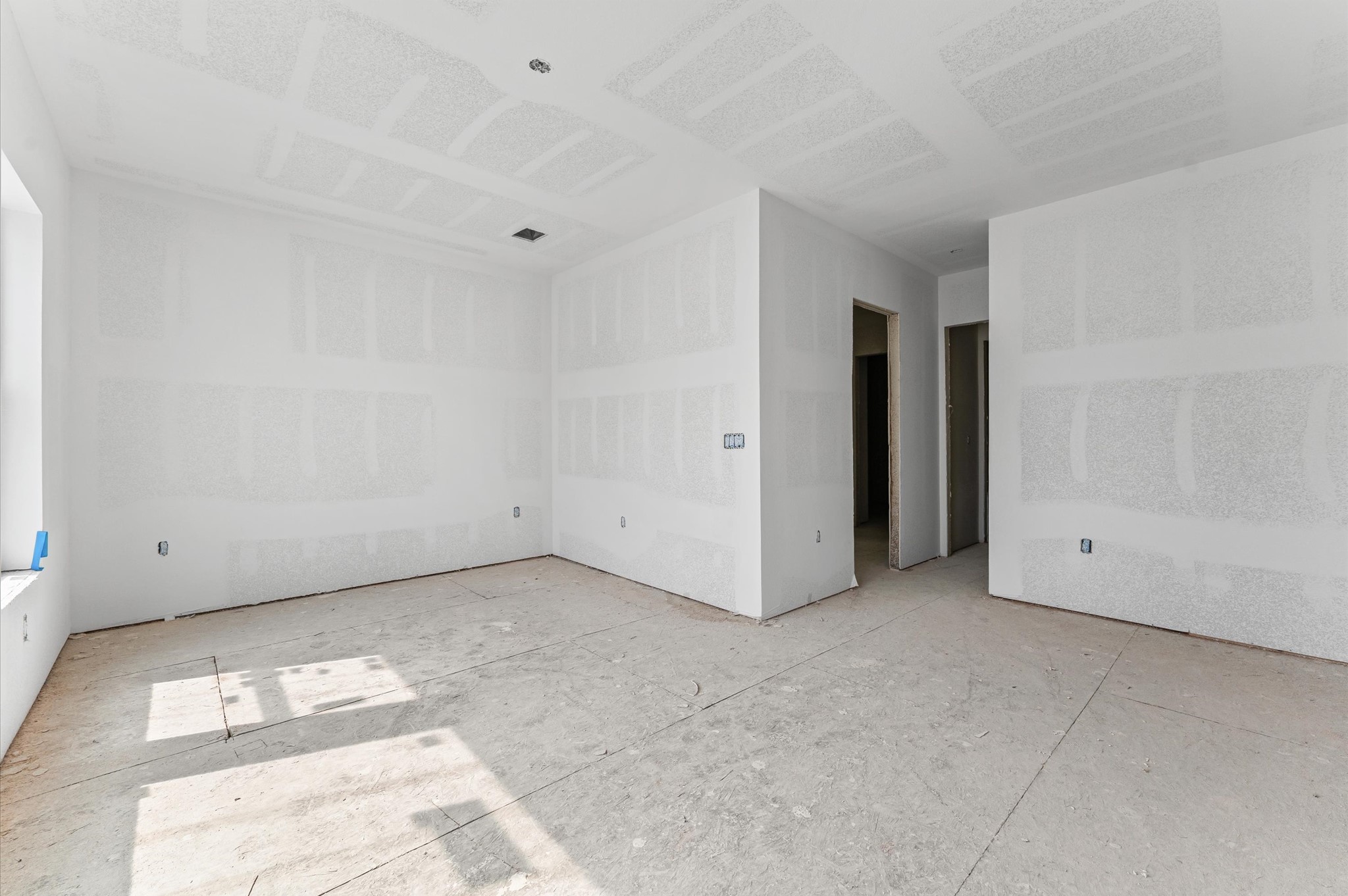 918 Patterson Street Houston, TX 77007 - Photo 23 of 27 a view of an empty room