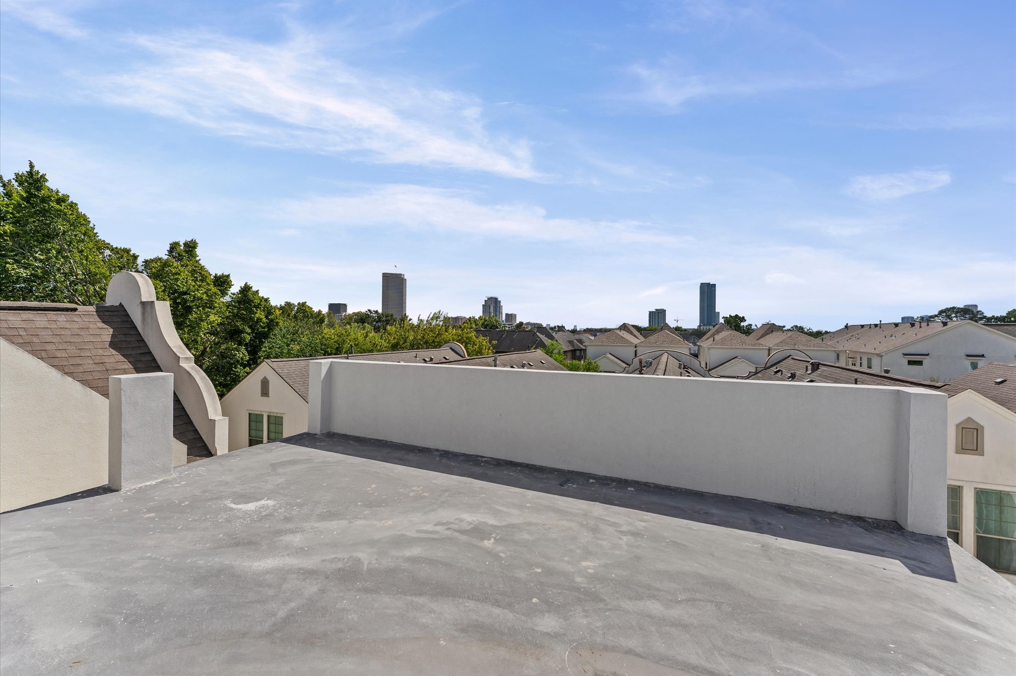 918 Patterson Street Houston, TX 77007 - Photo 26 of 27 a view of city and ocean