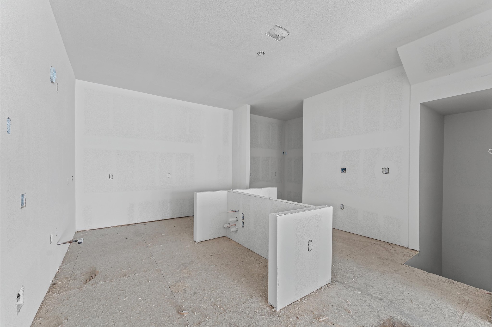 918 Patterson Street Houston, TX 77007 - Photo 9 of 27 a utility room with dryer and washer