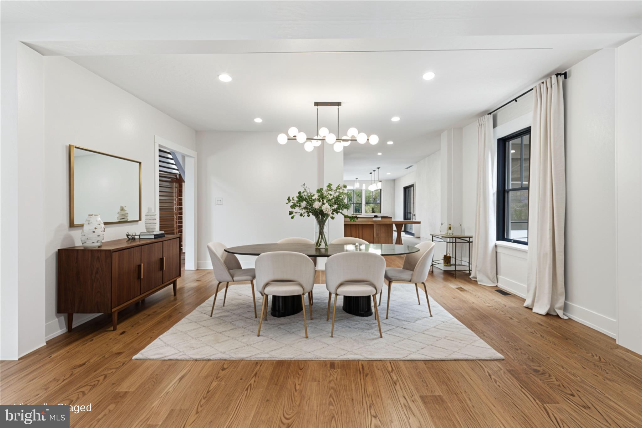 5921 Chesterbrook Road McLean, VA 22101 - Photo 13 of 87 Dining room