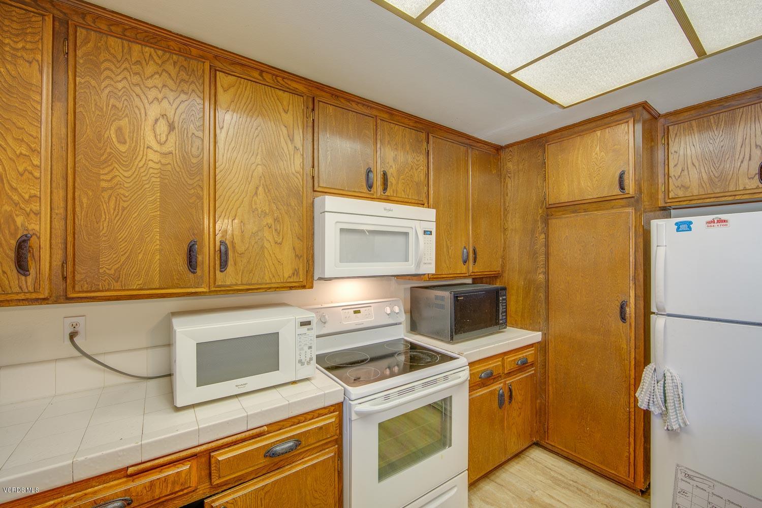 2184 Stow Street Simi Valley, CA 93063 - Photo 13 of 21 2184Stow-13