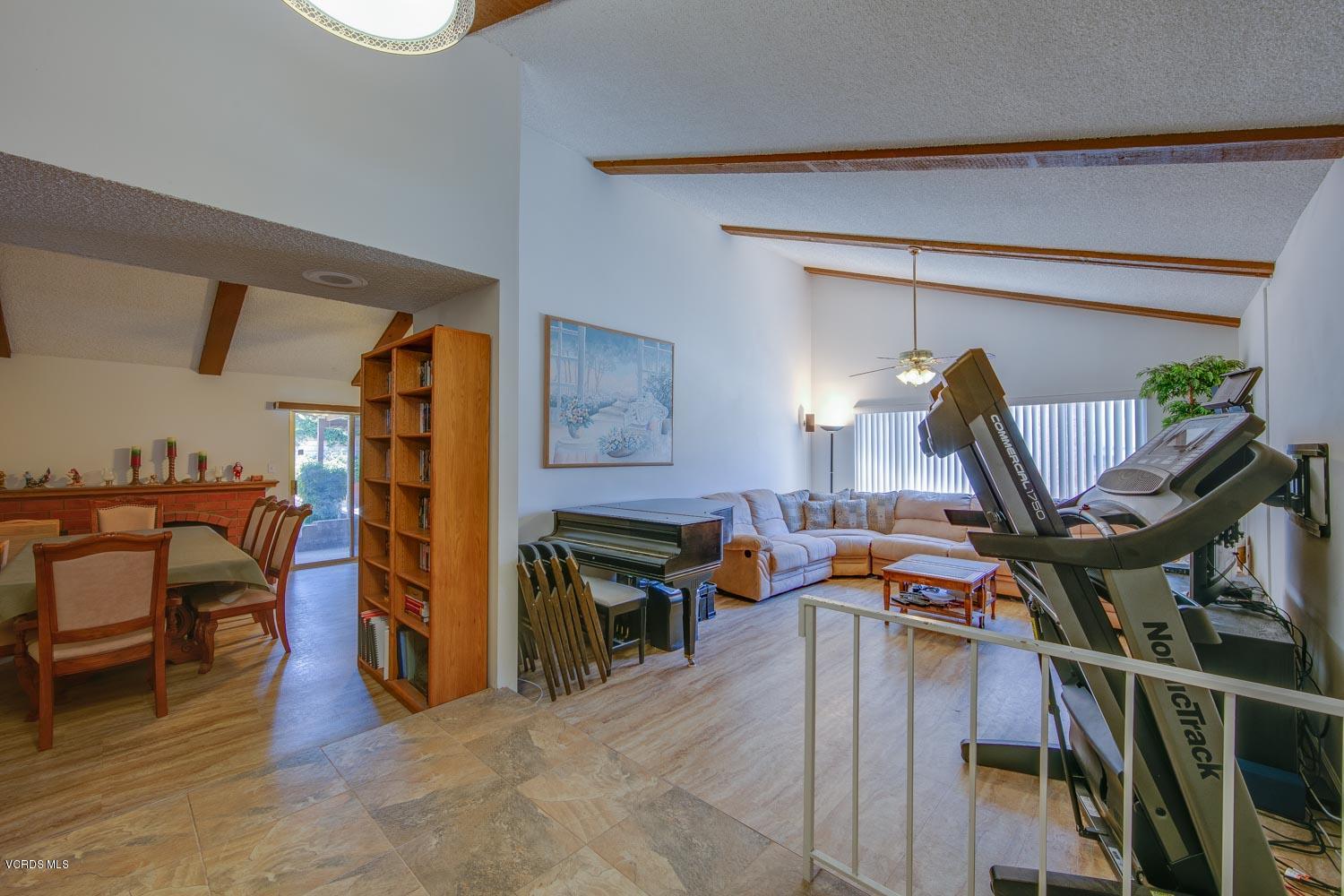 2184 Stow Street Simi Valley, CA 93063 - Photo 4 of 21 2184Stow-4