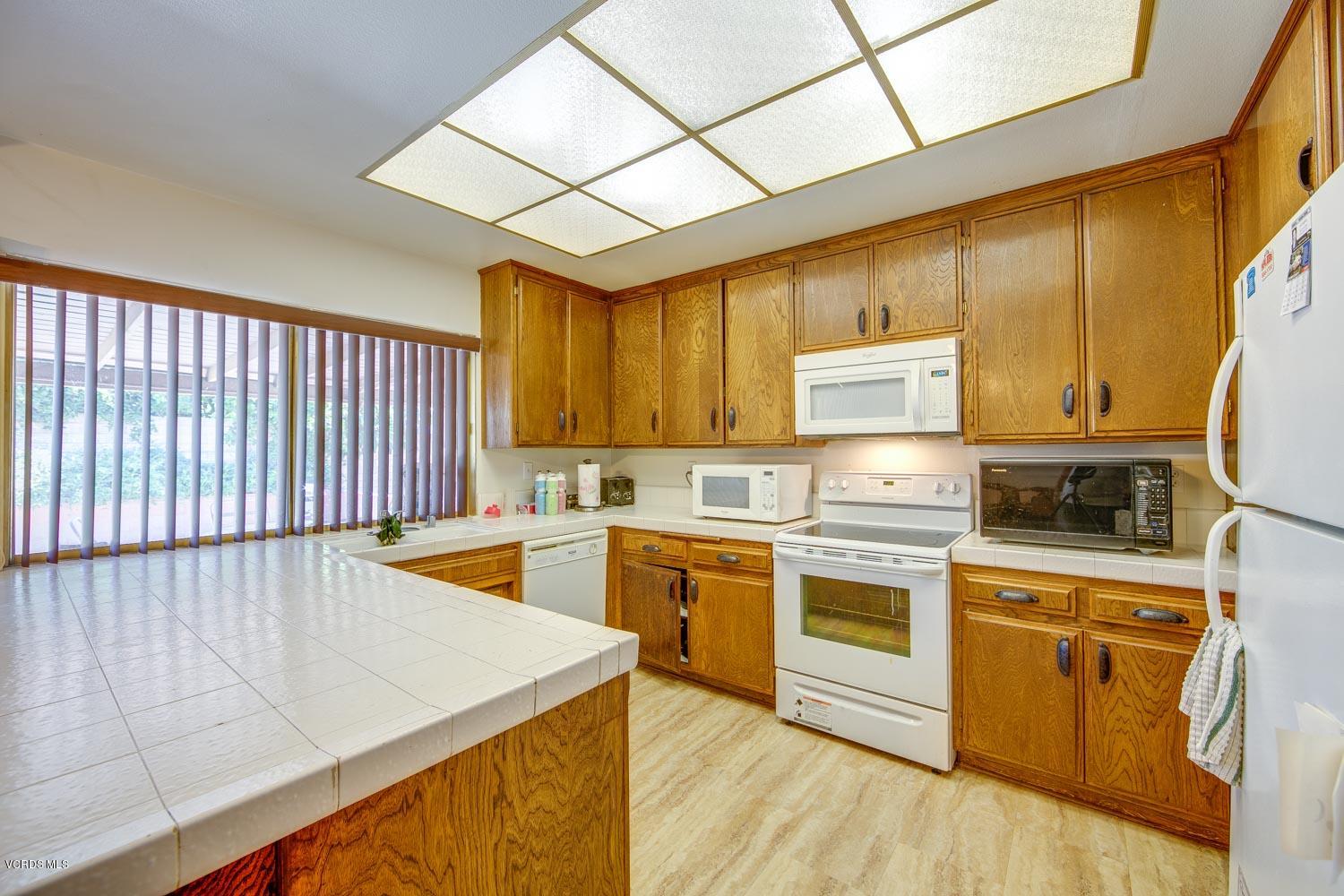 2184 Stow Street Simi Valley, CA 93063 - Photo 7 of 21 2184Stow-11