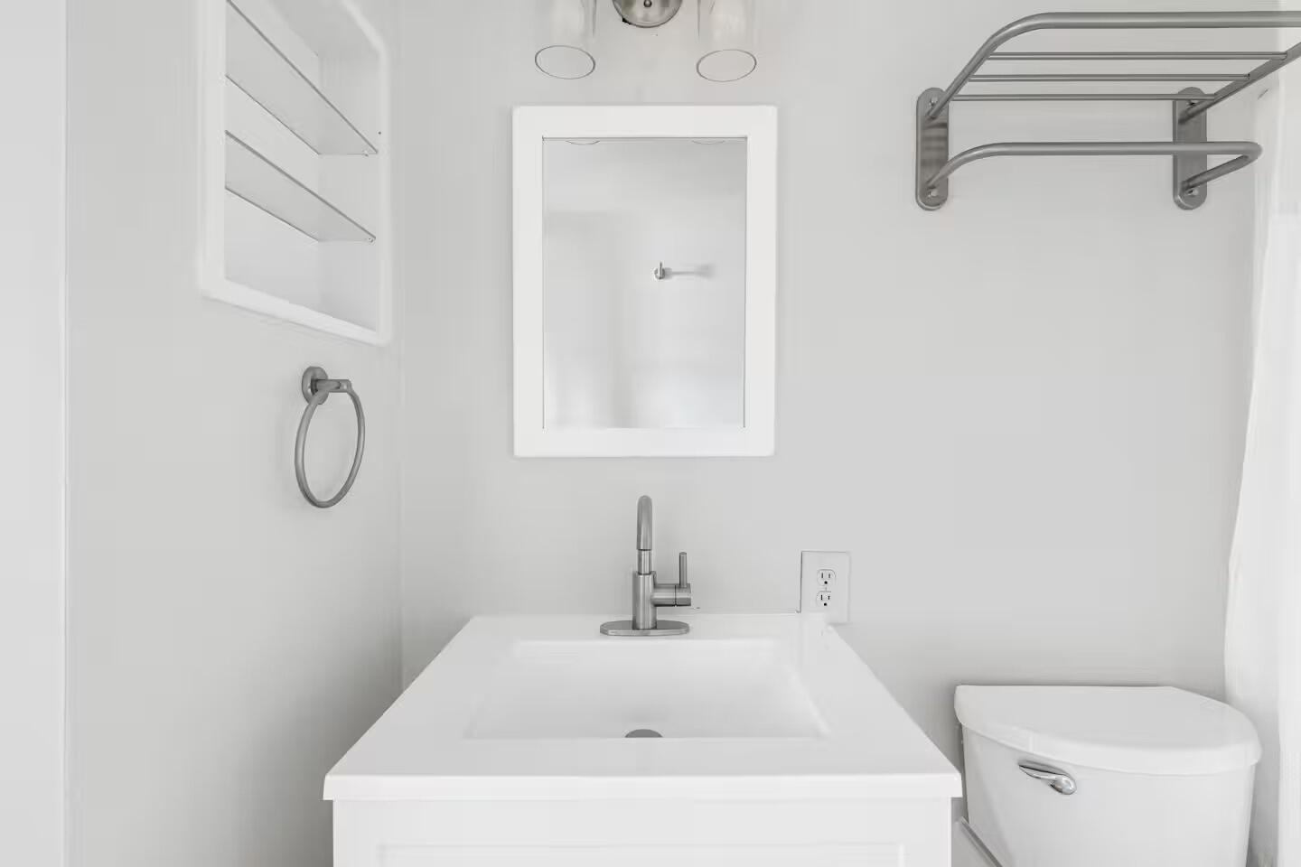 40 Bee Street, Unit 306 Charleston, SC 29403 - Photo 9 of 22 Bathroom 1