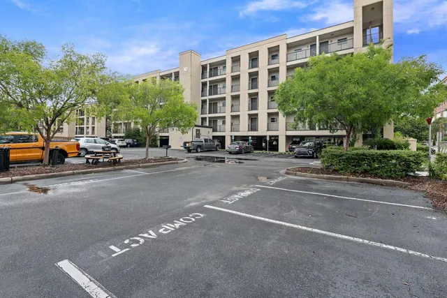 $319,000 | 40 Bee Street, Unit 306, Charleston, SC 29403