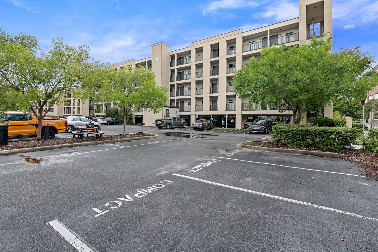 40 Bee Street, Unit 306 Charleston, SC 29403 - Photo 15 of 22 Parking