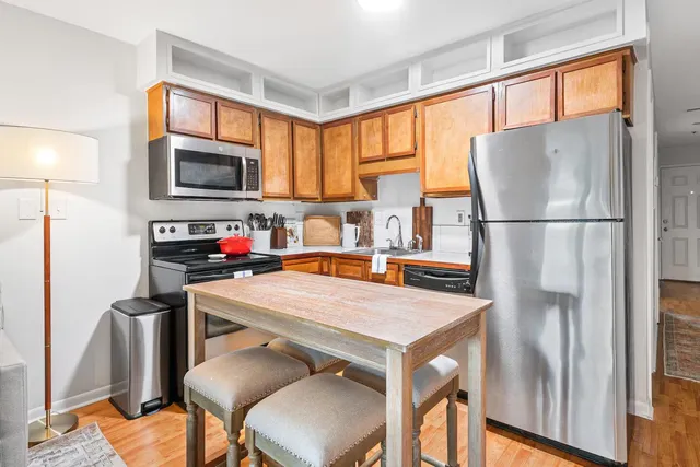 $319,000 | 40 Bee Street, Unit 306, Charleston, SC 29403