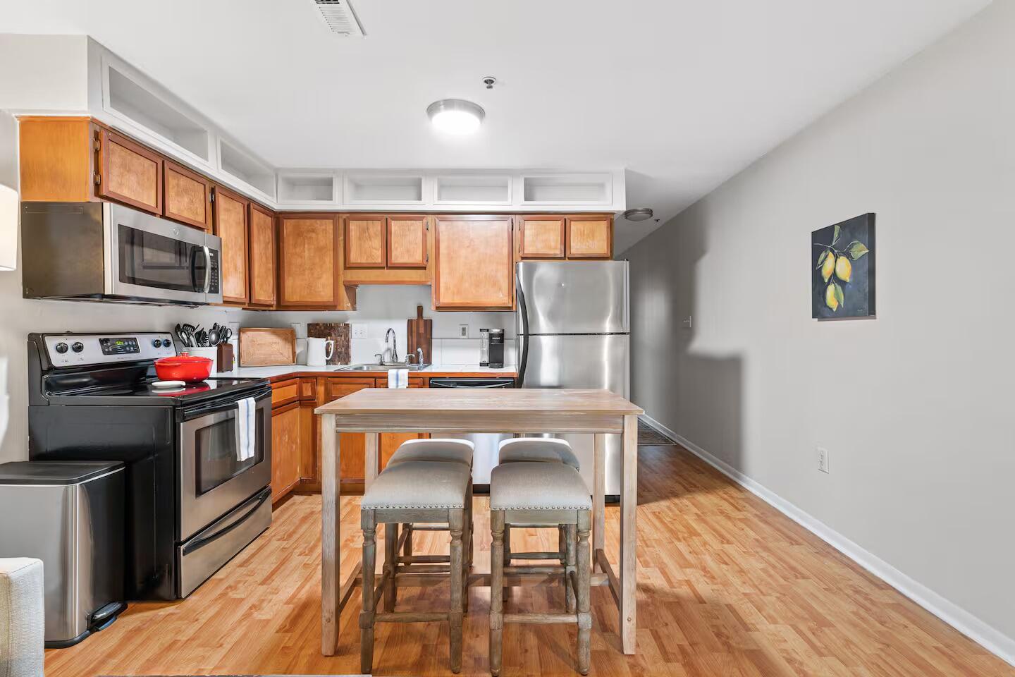 40 Bee Street, Unit 306 Charleston, SC 29403 - Photo 3 of 22 Kitchen