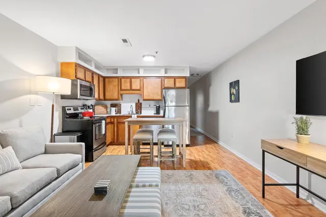 $319,000 | 40 Bee Street, Unit 306, Charleston, SC 29403