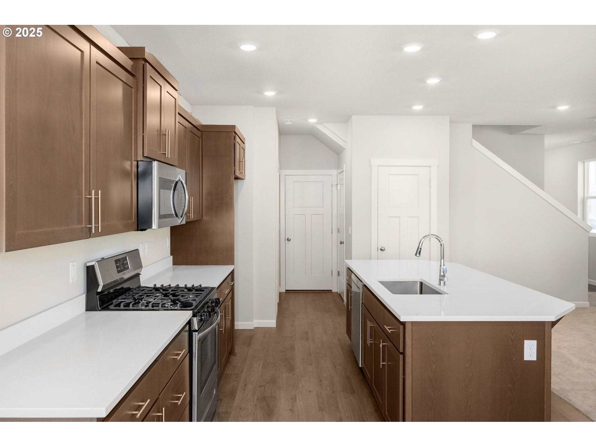 1418 Southeast Logan Parkway Albany, OR 97322 - Photo 11 of 39