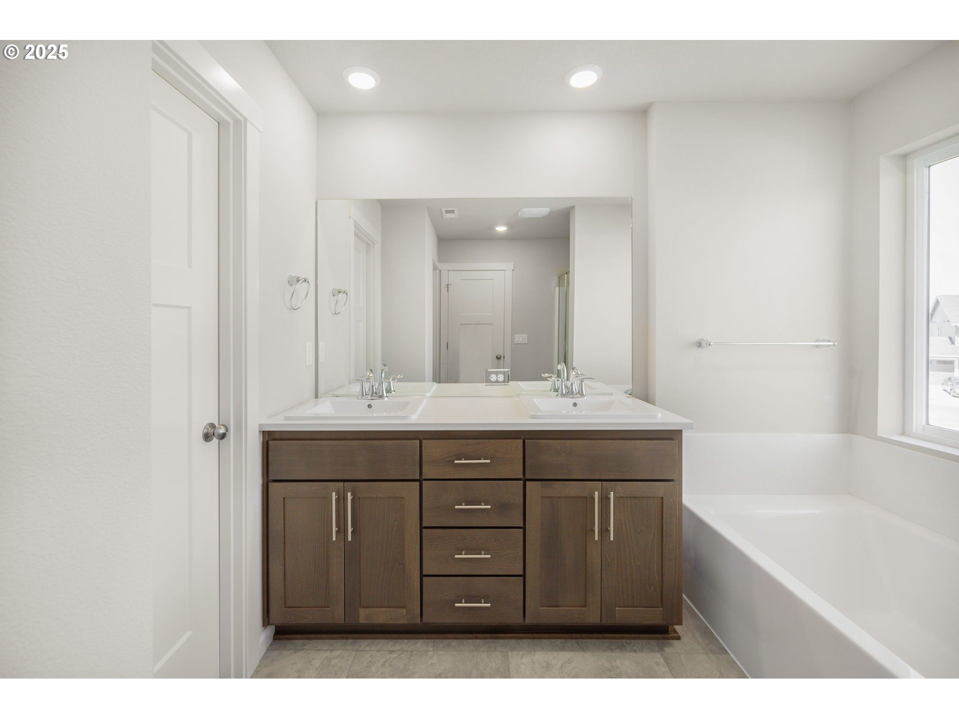 1418 Southeast Logan Parkway Albany, OR 97322 - Photo 22 of 39