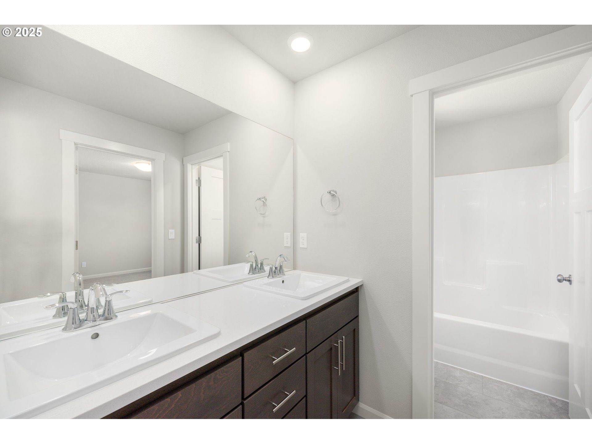 1418 Southeast Logan Parkway Albany, OR 97322 - Photo 26 of 39