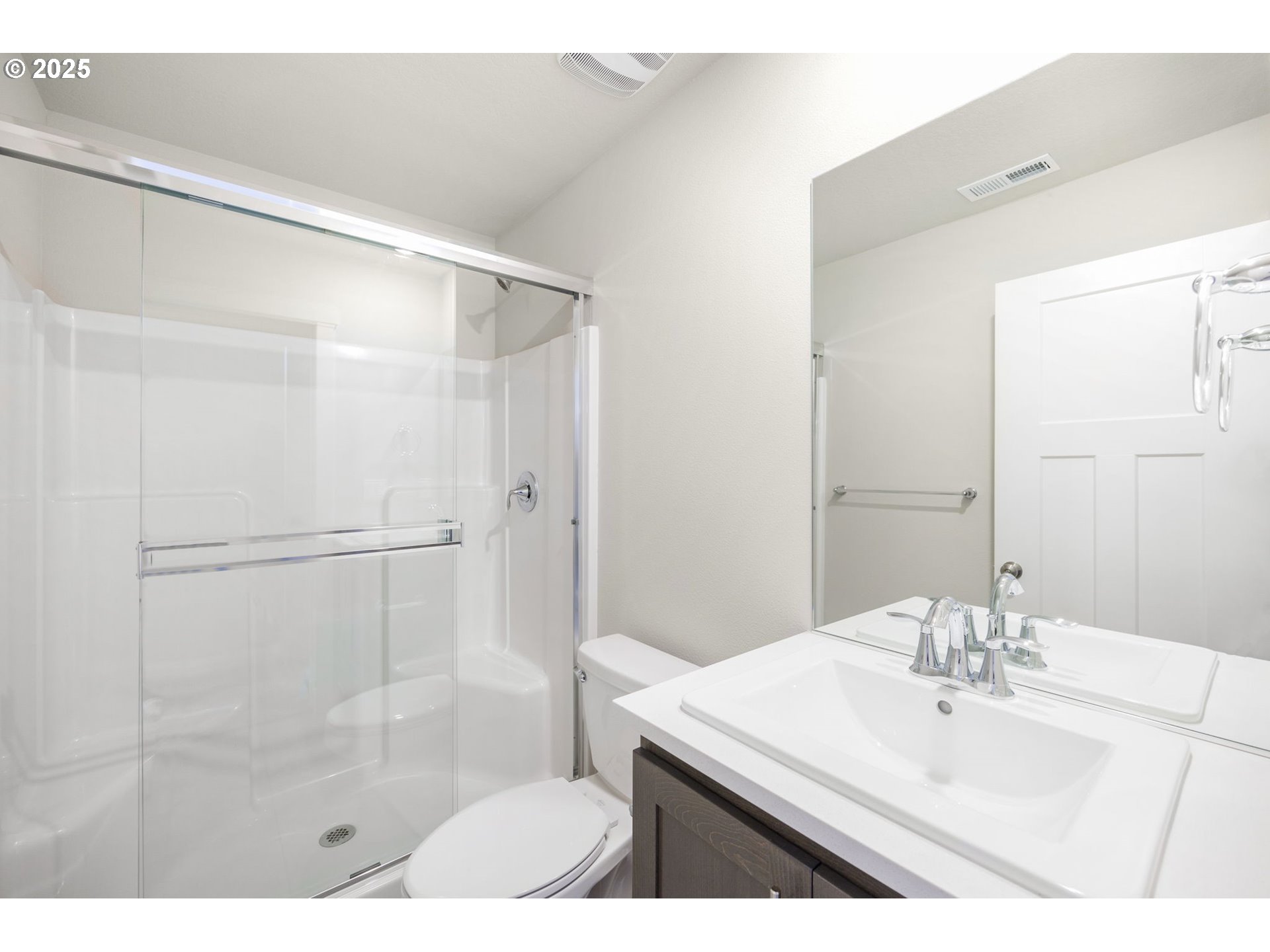 1418 Southeast Logan Parkway Albany, OR 97322 - Photo 32 of 39