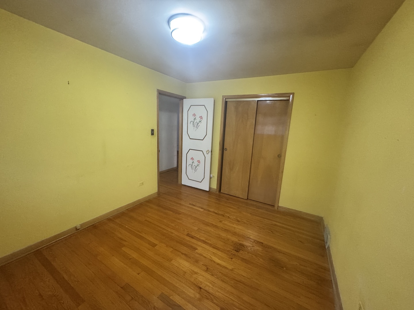8900 South Prairie Avenue Chicago, IL 60619 - Photo 10 of 18 a view of an empty room