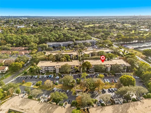 $199,999 | 7653 Northwest 79th Avenue, Unit 109, Tamarac, FL 33321