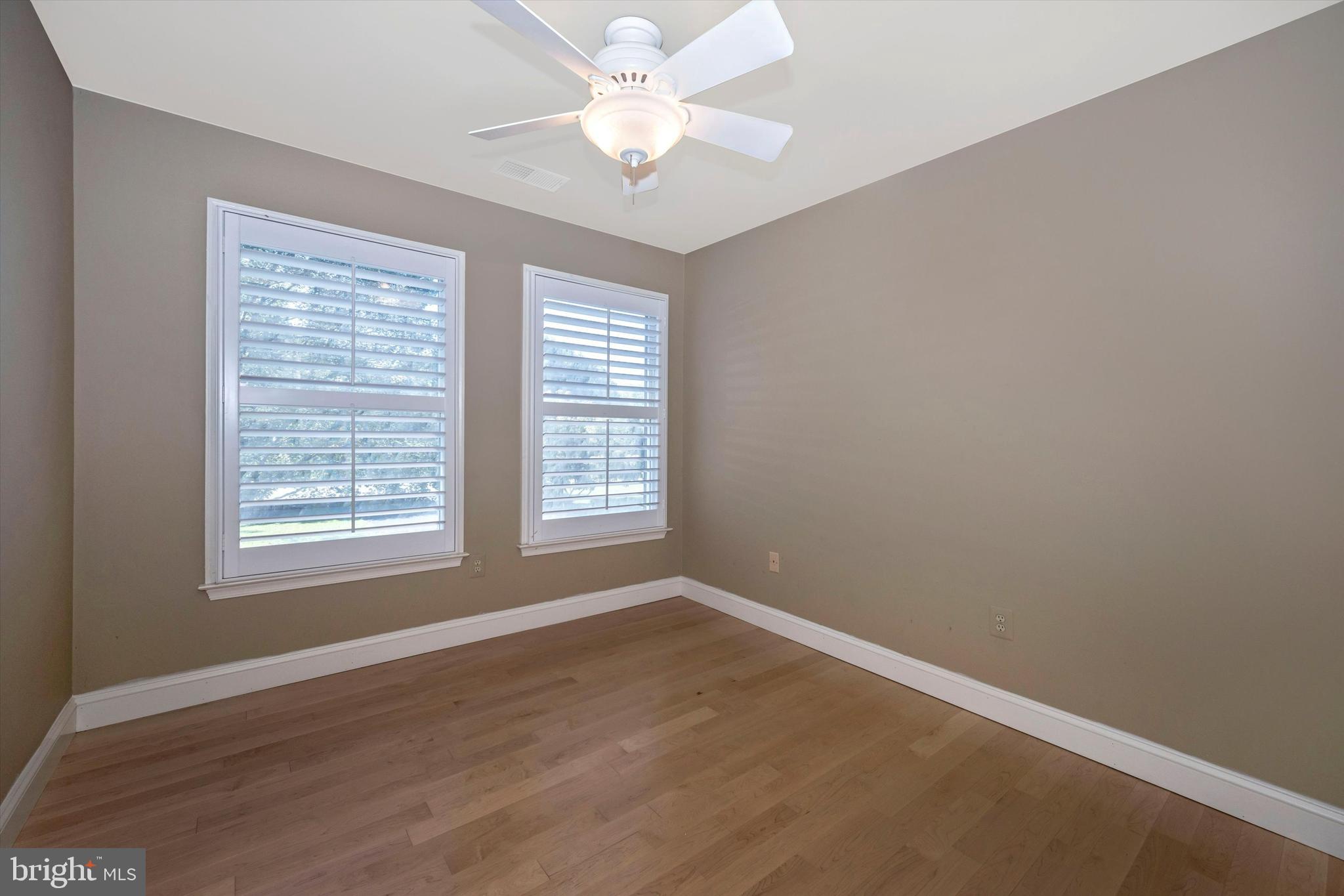 23307 Woodfield Road Gaithersburg, MD 20882 - Photo 31 of 52 4th Bedroom w/Plantation Shutters