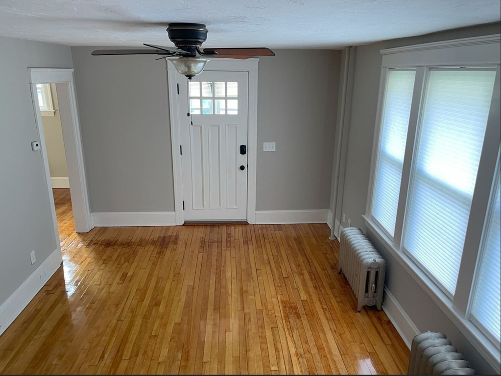39 Barnard Road Worcester, MA 01605 - Photo 4 of 20 Gallery Image 4