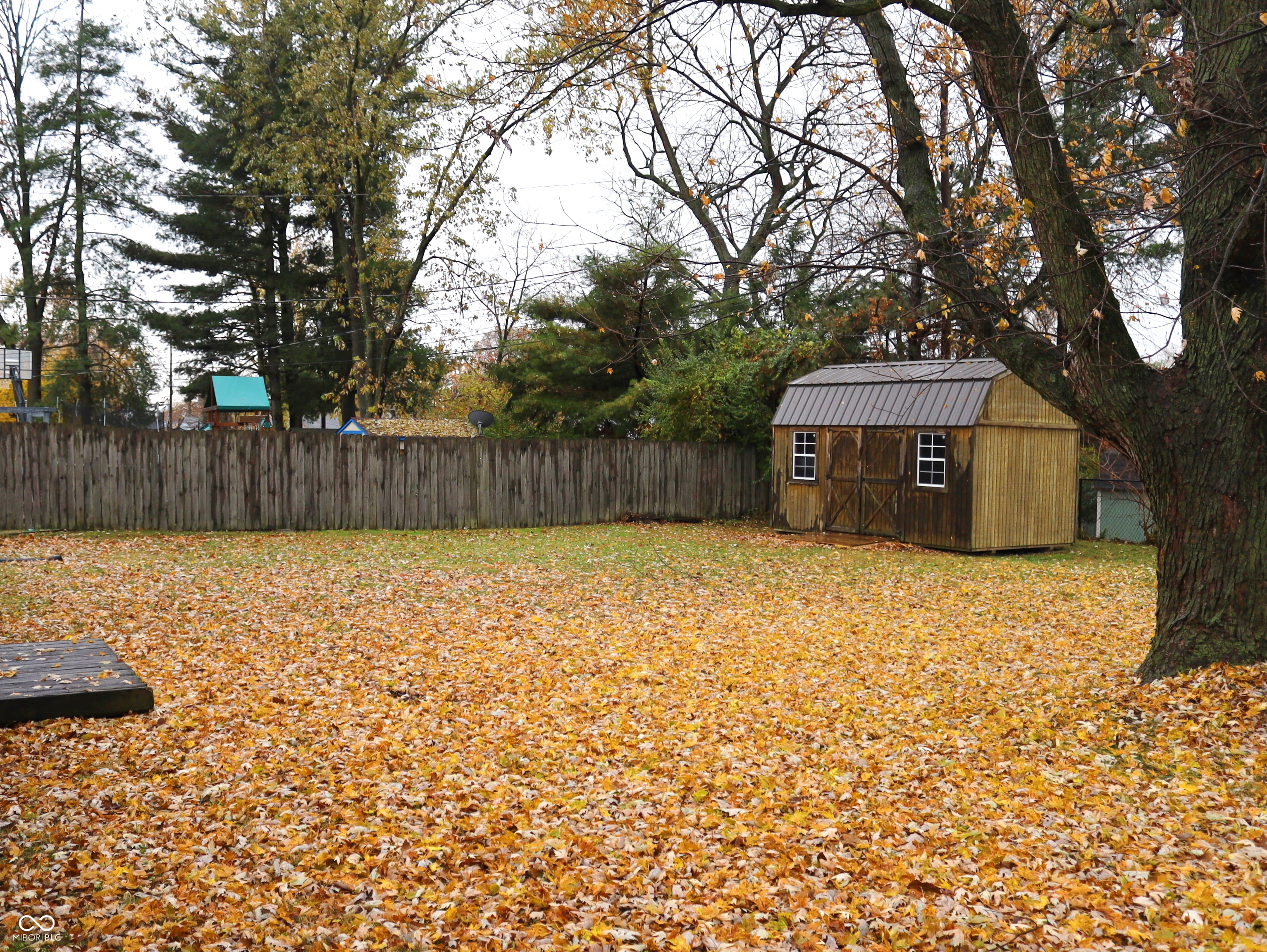 908 Summer Road Greenwood, IN 46143 - Photo 4 of 11