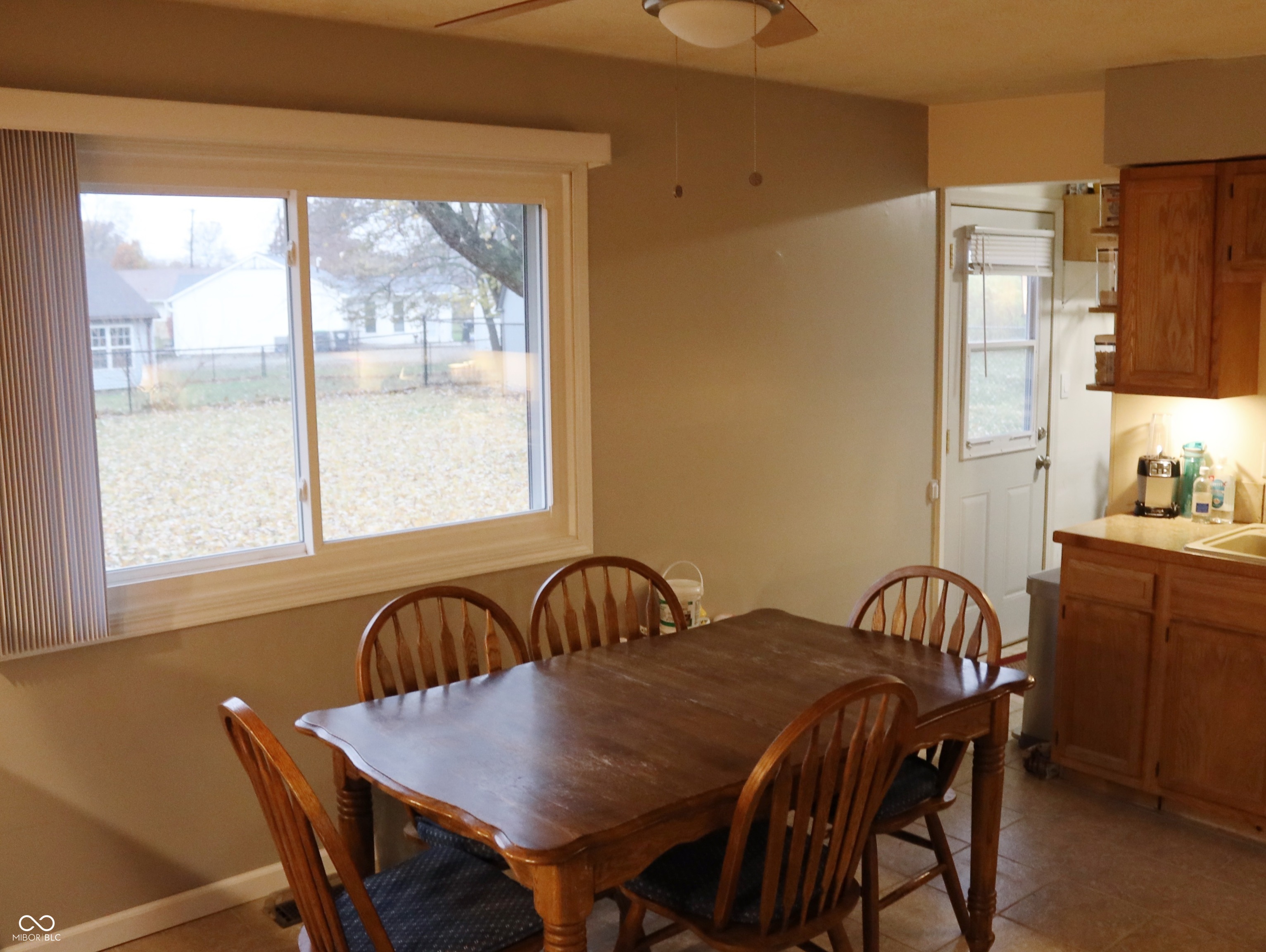 908 Summer Road Greenwood, IN 46143 - Photo 7 of 11