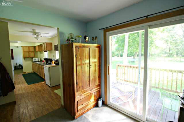 6244 Hartland Road Fenton, MI 48430 - Photo 6 of 23 21207797-5.JPG