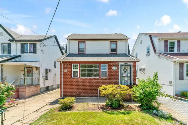 $899,000 | 89-52 218th Street | Queens Village