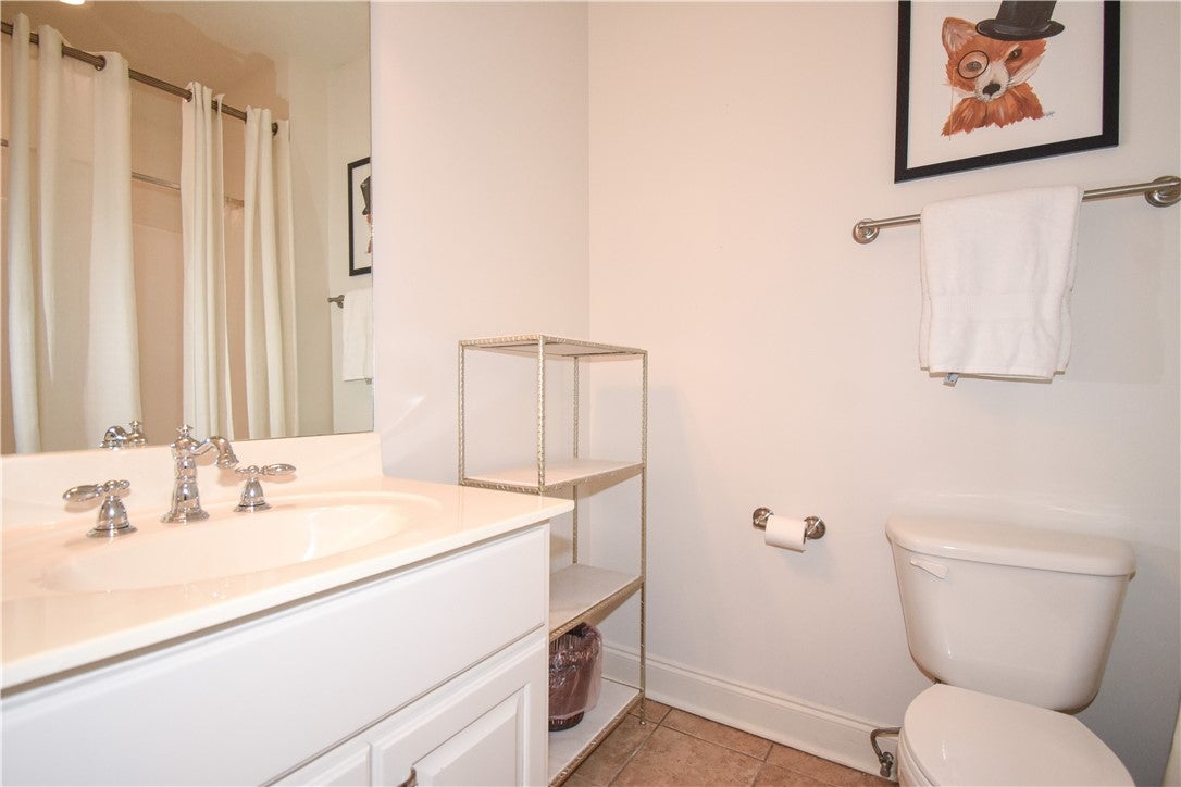 390 Marina Point Road, Unit D305 Dadeville, AL 36853 - Photo 13 of 32 Gallery Image 13