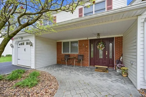 $729,000 | 4 Winfield Drive, Parsippany, NJ 07054